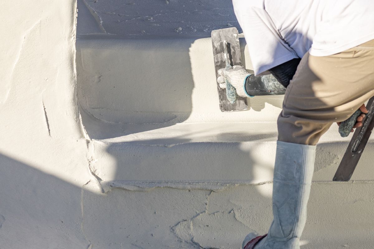 Pool plaster: Is it expensive? Is it strong? How long does it last?